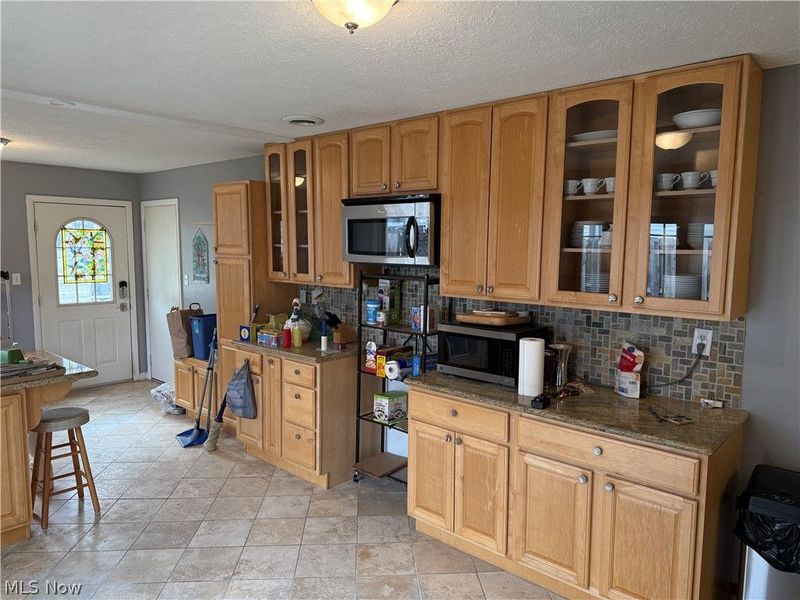 287 Edgewood Drive, Berea, OH 44017 Photo 2