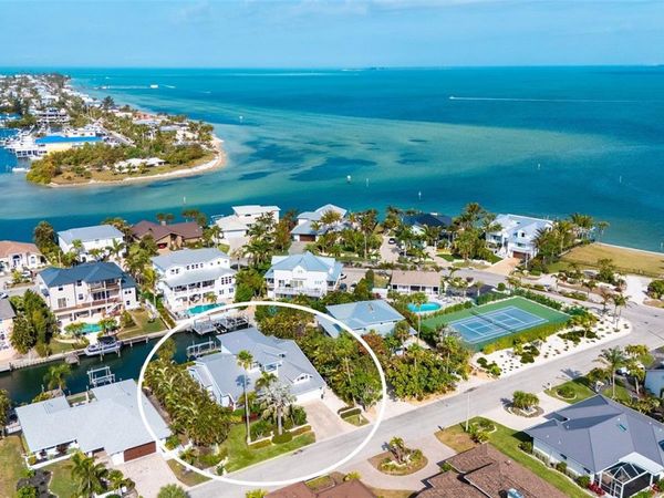 605 N POINT DRIVE, HOLMES BEACH, FL 34217