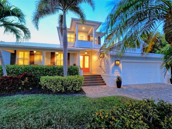 605 N POINT DRIVE, HOLMES BEACH, FL 34217