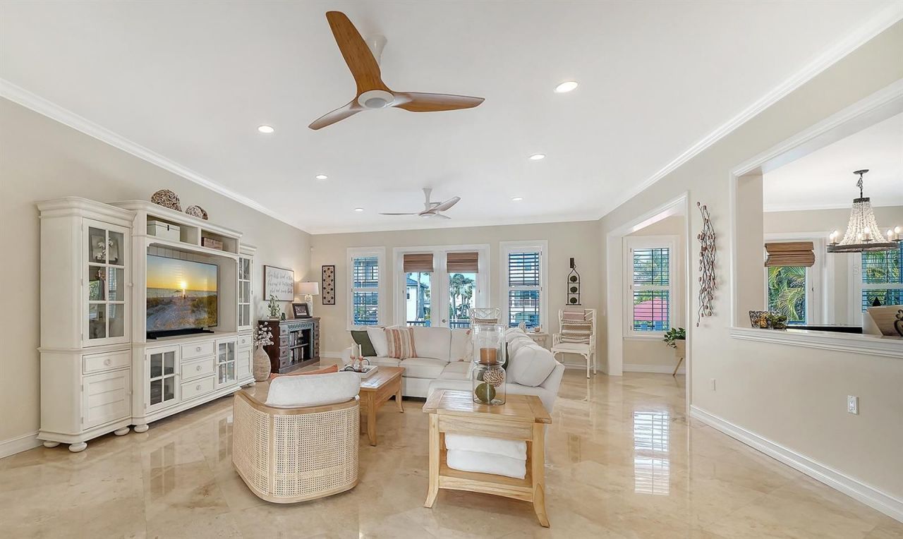 605 N Point Drive, Holmes Beach, FL 34217 Photo