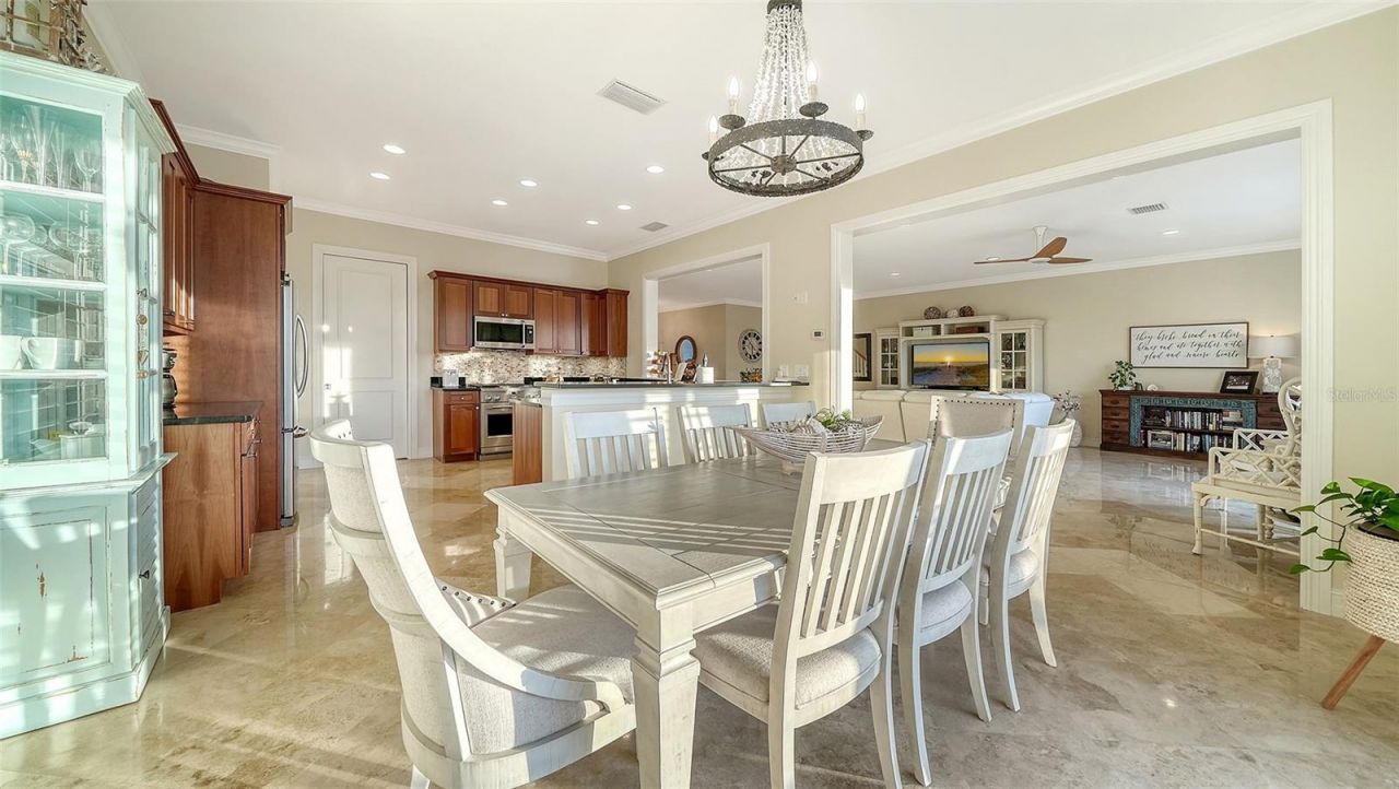 605 N Point Drive, Holmes Beach, FL 34217 Photo