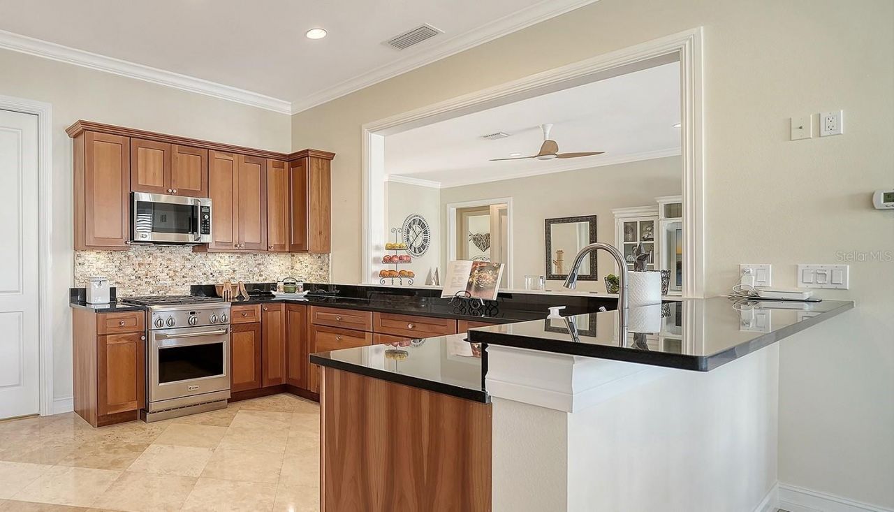 605 N Point Drive, Holmes Beach, FL 34217 Photo