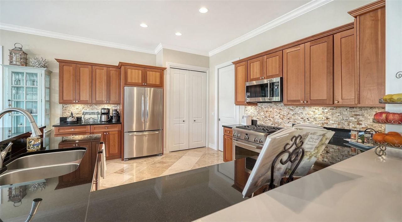 605 N Point Drive, Holmes Beach, FL 34217 Photo