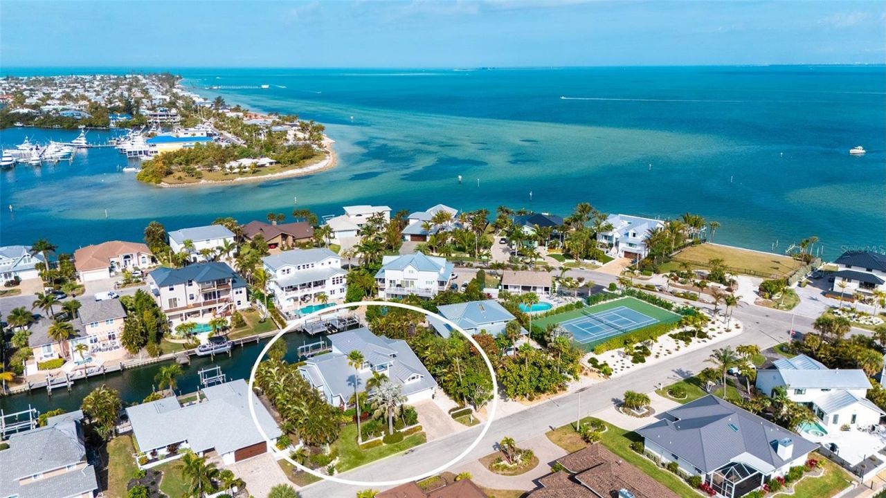 605 N Point Drive, Holmes Beach, FL 34217 Photo
