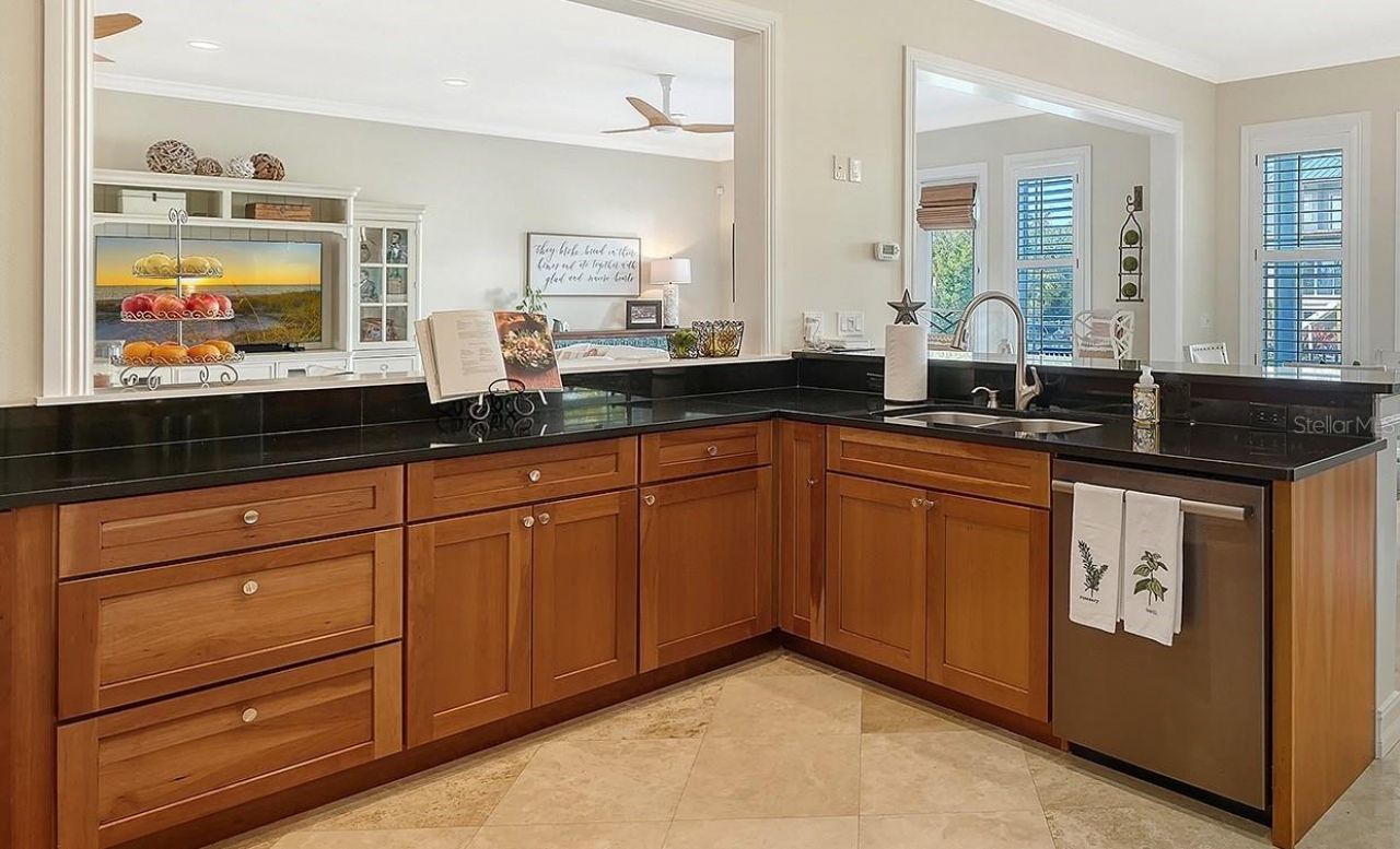 605 N Point Drive, Holmes Beach, FL 34217 Photo