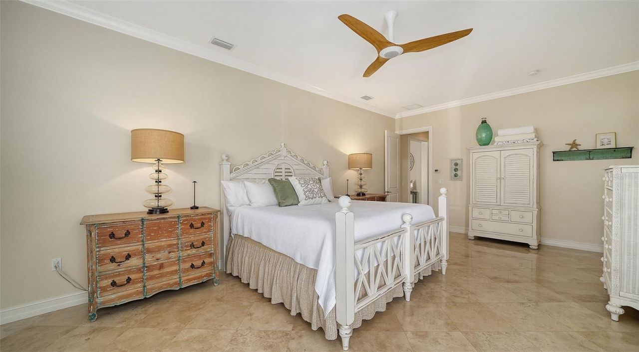 605 N Point Drive, Holmes Beach, FL 34217 Photo