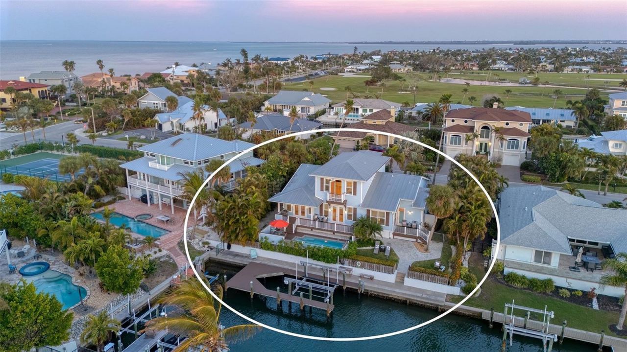 605 N Point Drive, Holmes Beach, FL 34217 Photo
