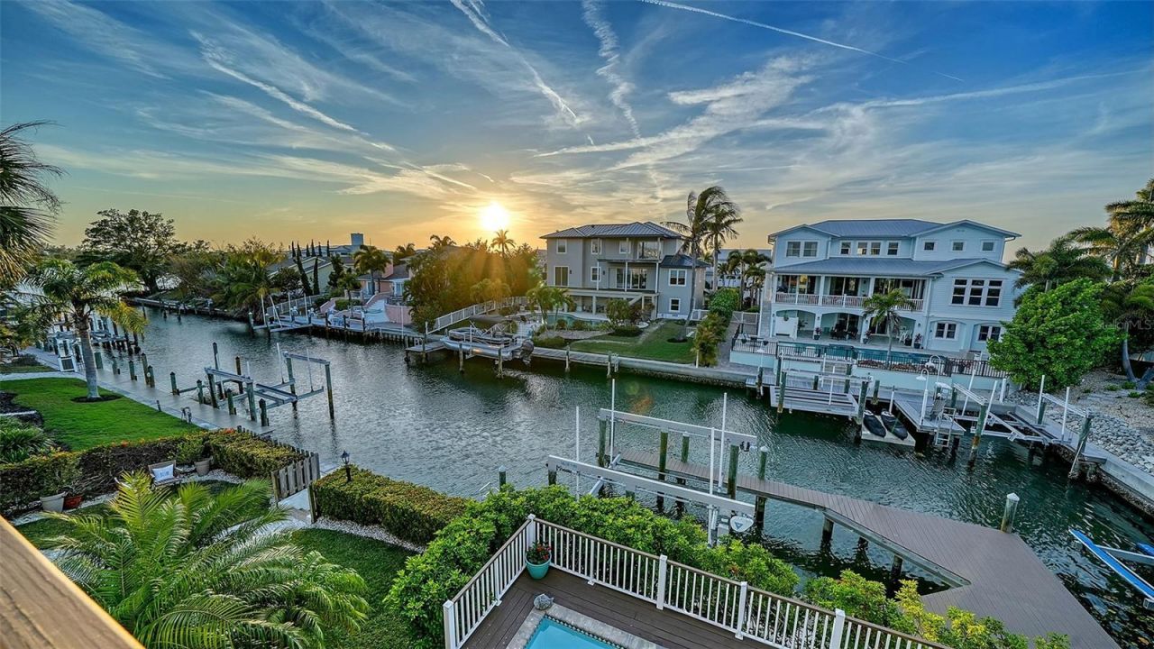 605 N Point Drive, Holmes Beach, FL 34217 Photo