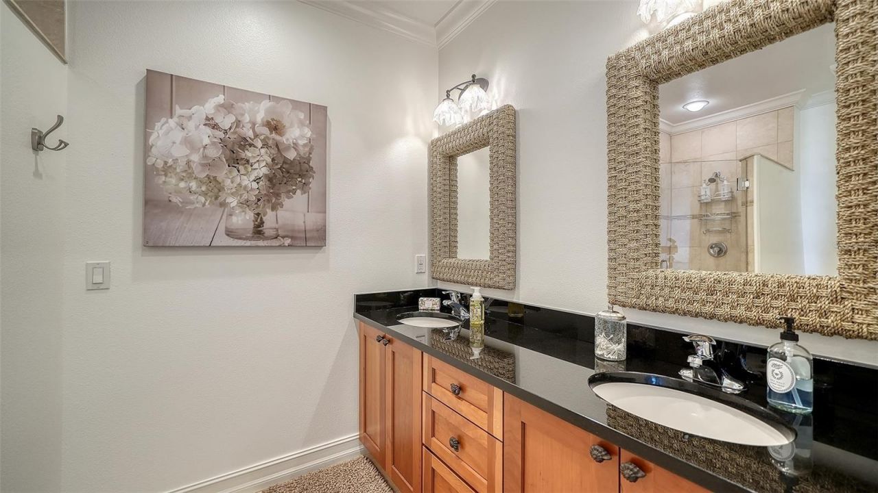 605 N Point Drive, Holmes Beach, FL 34217 Photo