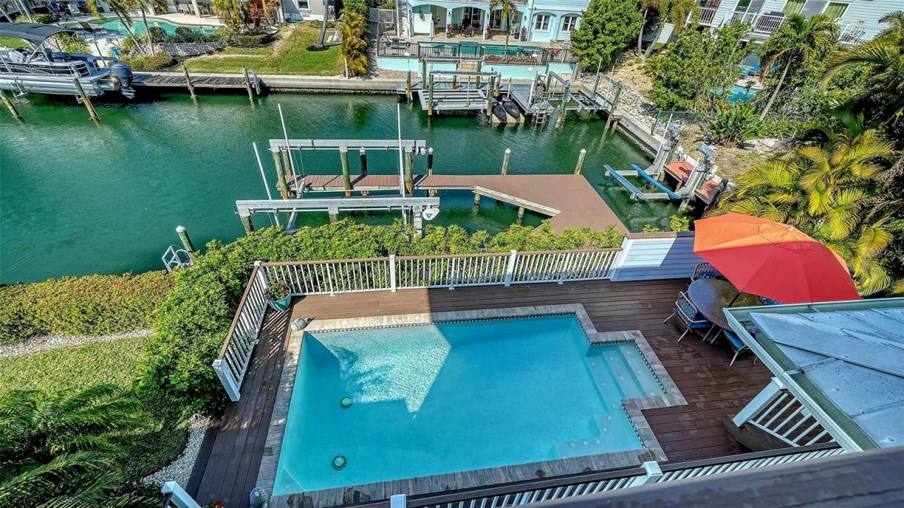 605 N Point Drive, Holmes Beach, FL 34217 Photo