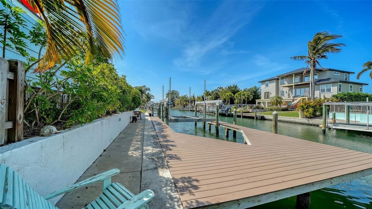 605 N Point Drive, Holmes Beach, FL 34217 Photo