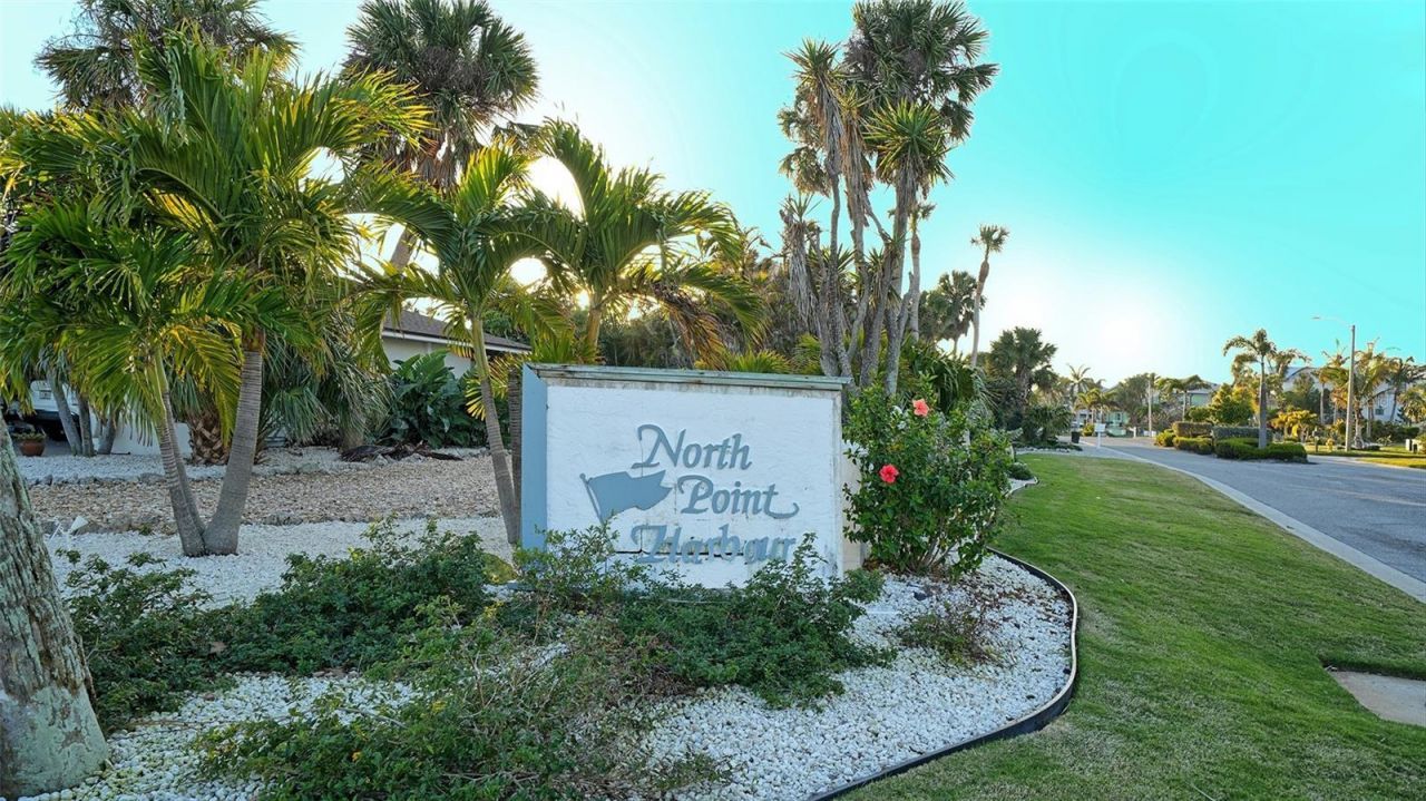 605 N Point Drive, Holmes Beach, FL 34217 Photo