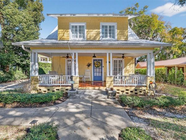 932 N MCDONALD STREET, MOUNT DORA, FL 32757