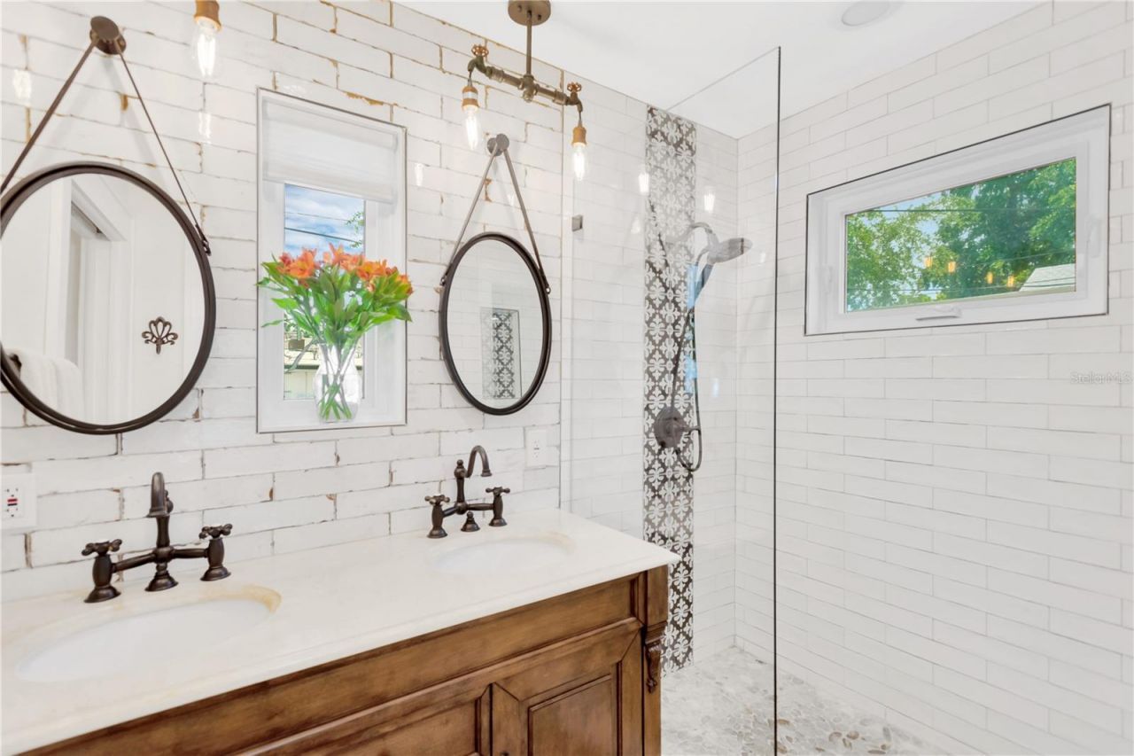 918 24th Avenue N, Saint Petersburg, FL 33704 Photo