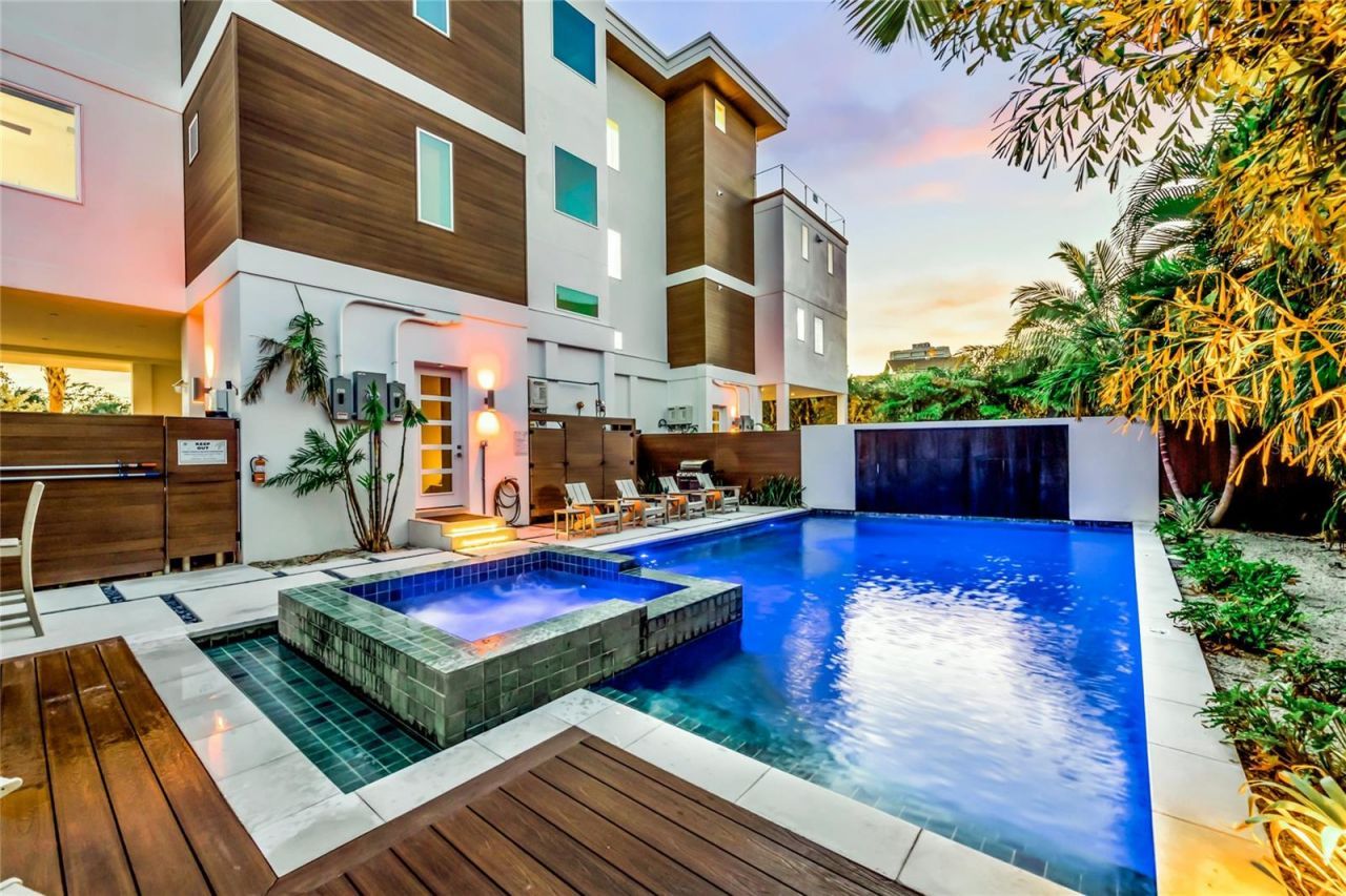 329 Beach Road, Unit B, Sarasota, FL 34242 Photo