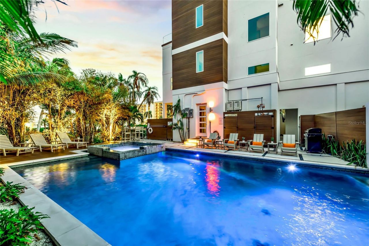 329 Beach Road, Unit B, Sarasota, FL 34242 Photo