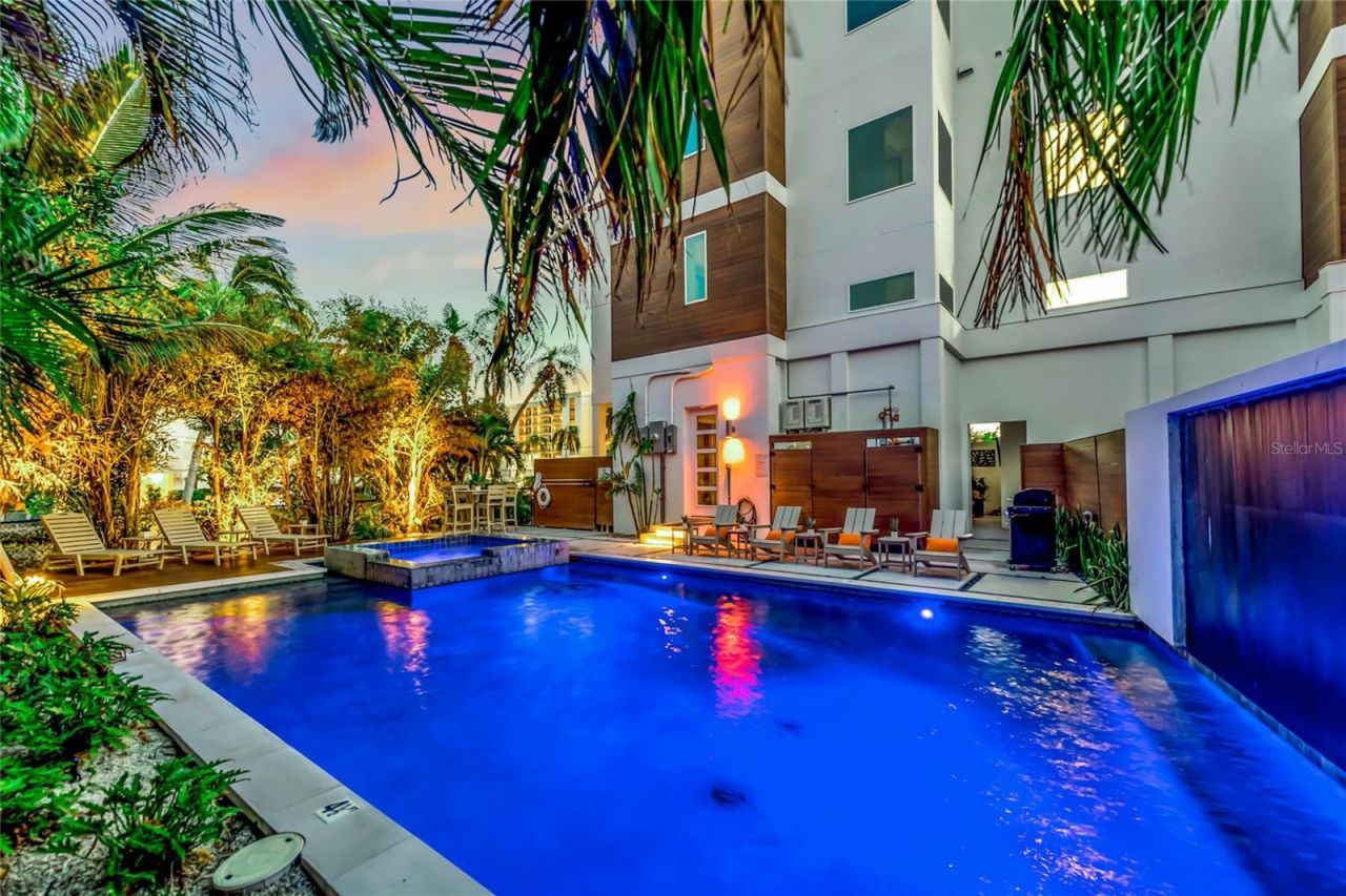 329 Beach Road, Unit B, Sarasota, FL 34242 Photo