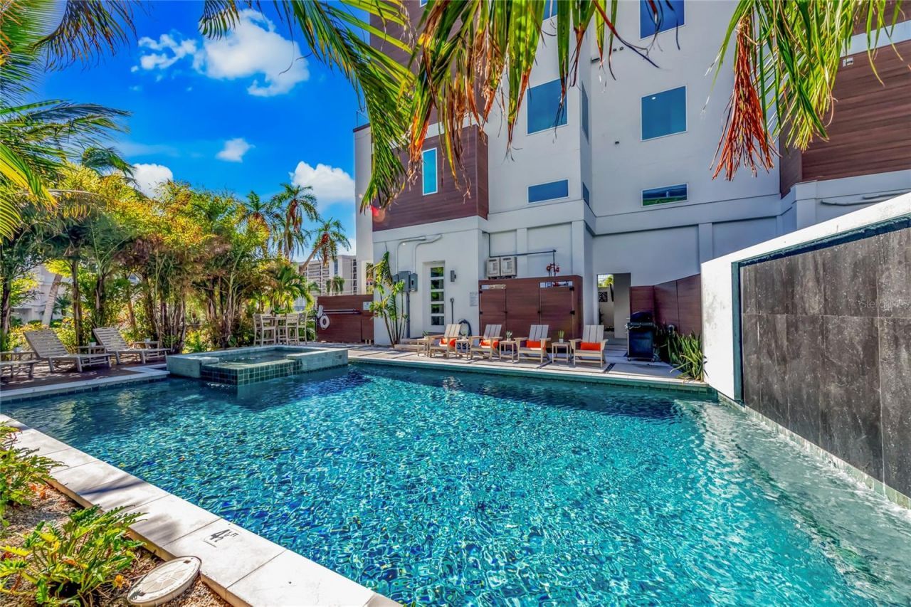 329 Beach Road, Unit B, Sarasota, FL 34242 Photo