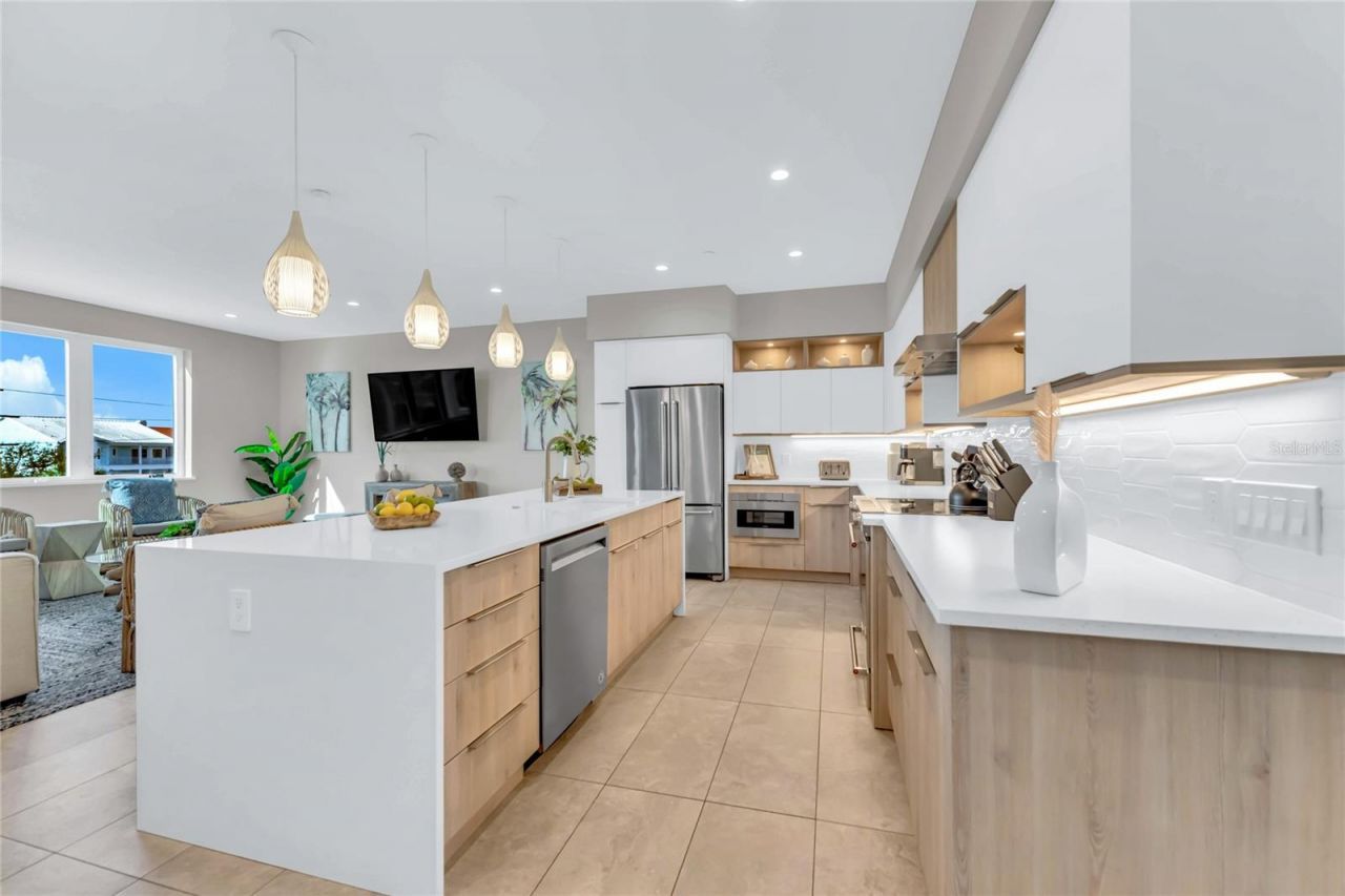 329 Beach Road, Unit B, Sarasota, FL 34242 Photo