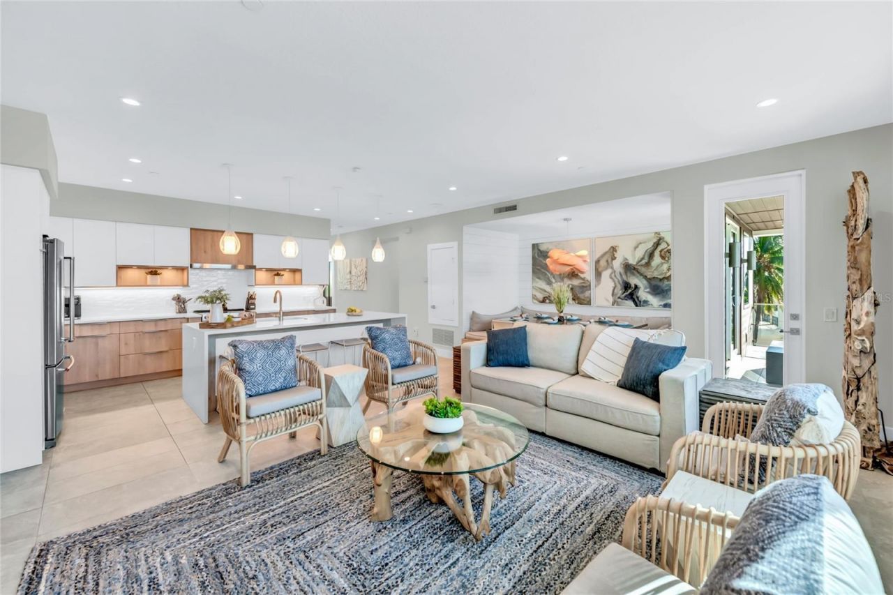 329 Beach Road, Unit B, Sarasota, FL 34242 Photo