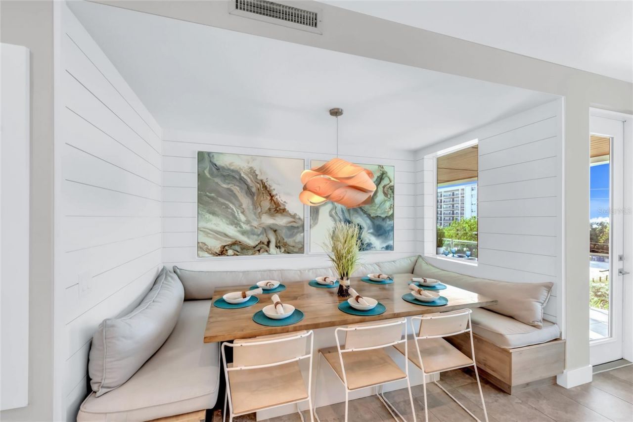 329 Beach Road, Unit B, Sarasota, FL 34242 Photo