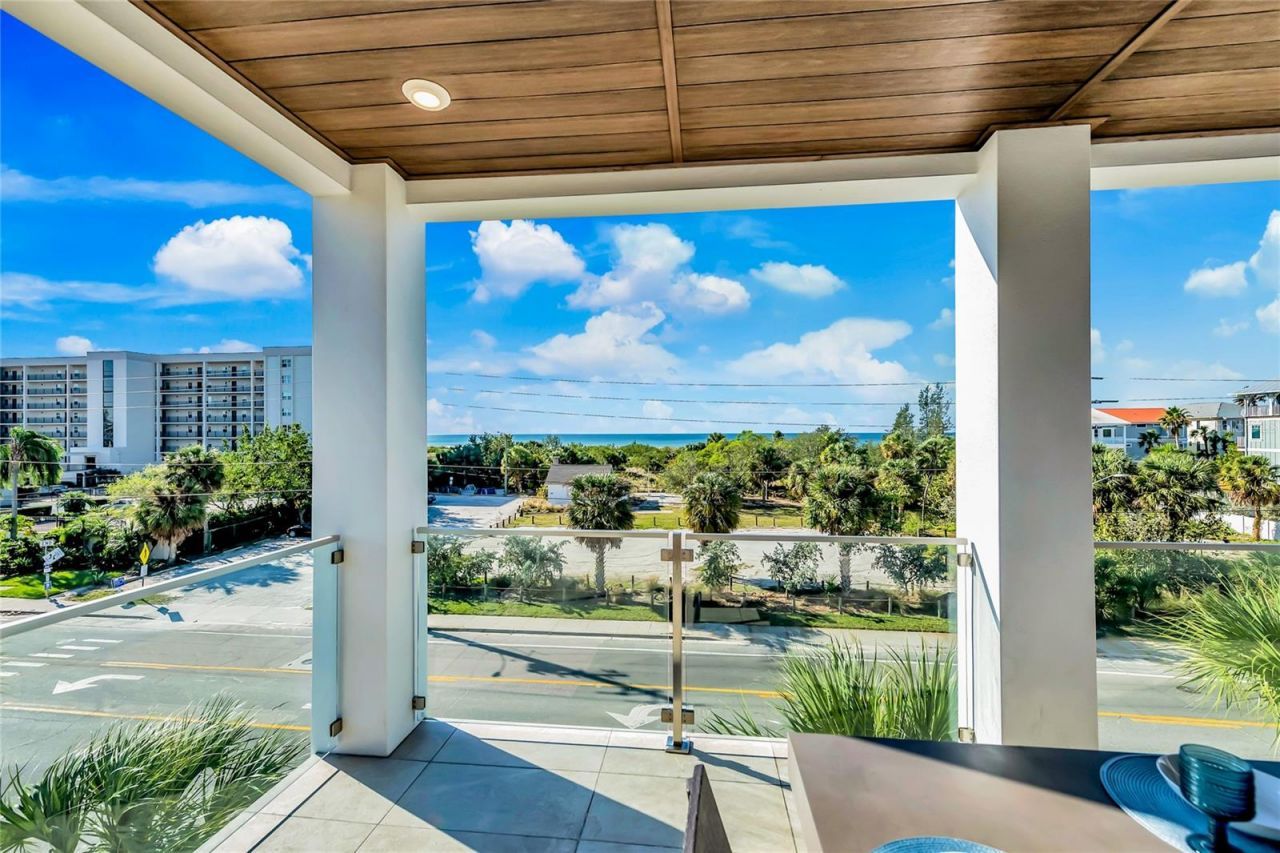 329 Beach Road, Unit B, Sarasota, FL 34242 Photo