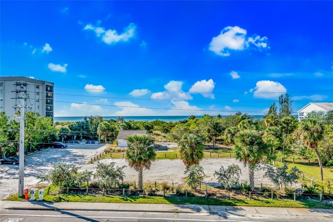 329 Beach Road, Unit B, Sarasota, FL 34242 Photo