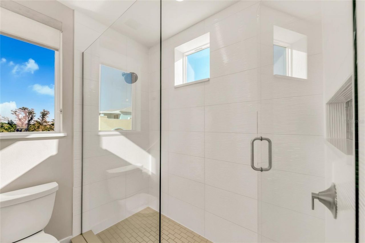 329 Beach Road, Unit B, Sarasota, FL 34242 Photo