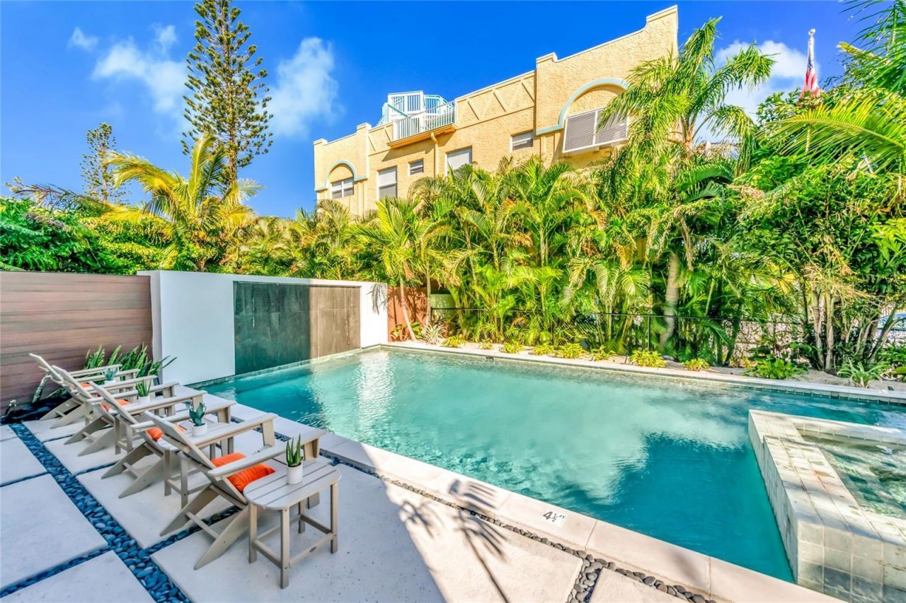 329 Beach Road, Unit B, Sarasota, FL 34242 Photo