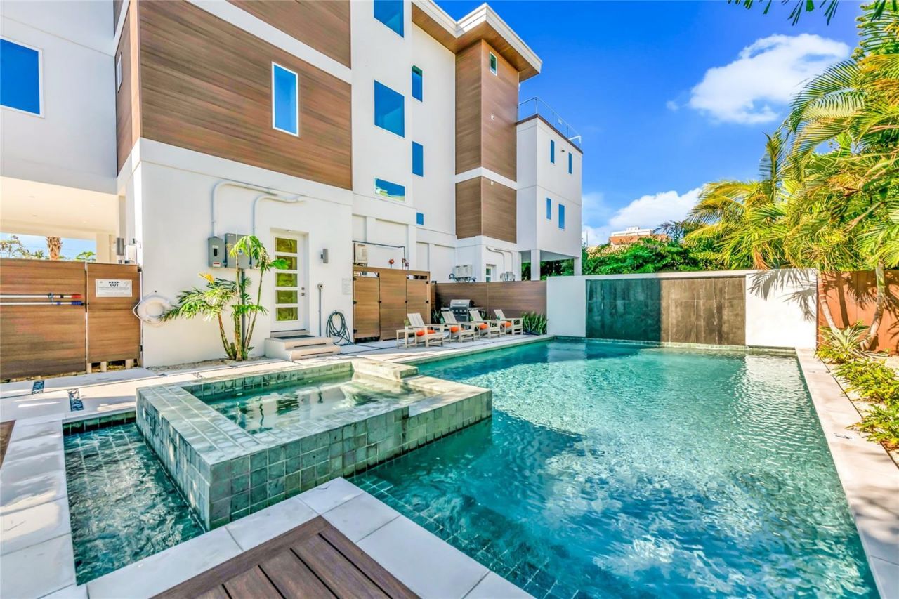 329 Beach Road, Unit B, Sarasota, FL 34242 Photo