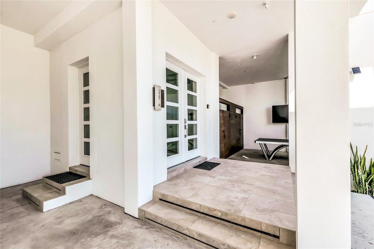 329 Beach Road, Unit B, Sarasota, FL 34242 Photo