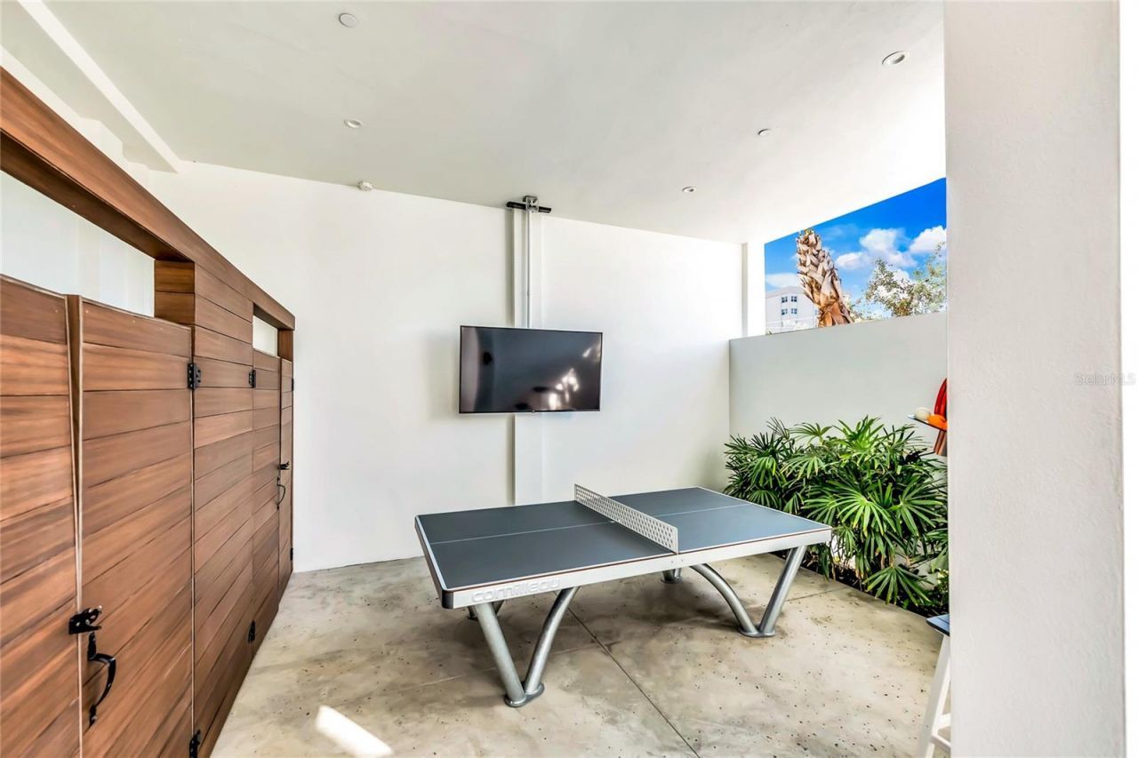 329 Beach Road, Unit B, Sarasota, FL 34242 Photo