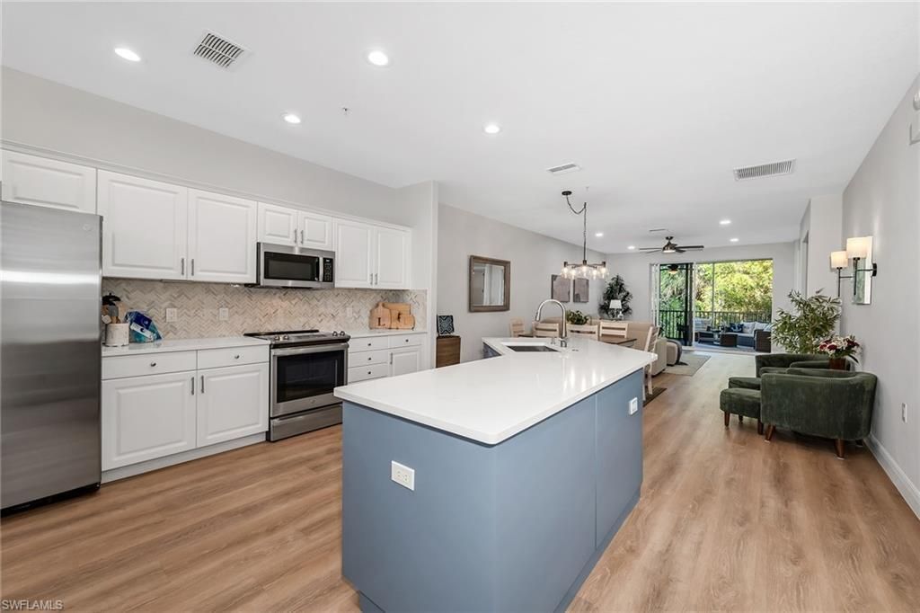 4843 Hampshire Ct, Unit 2-103, Naples, FL 34112 Photo