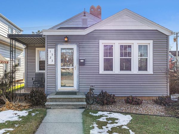 1323 E Mishawaka Avenue, Mishawaka, IN 46544