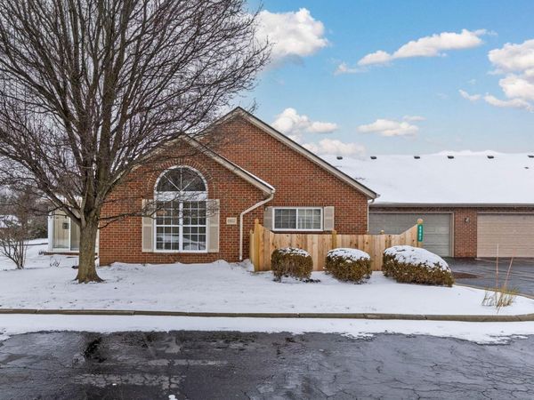 6802 Ridge Rock Drive, Unit 16, New Albany, OH 43054