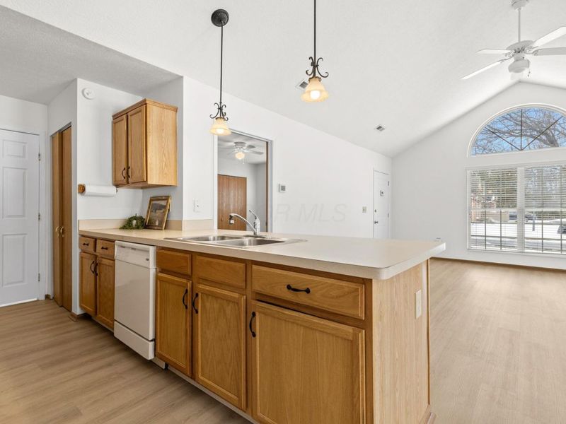 6802 Ridge Rock Drive, Unit 16, New Albany, OH 43054 Photo 9