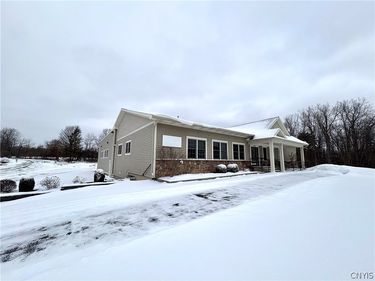 425 Grant Avenue Road, Auburn, NY 13021