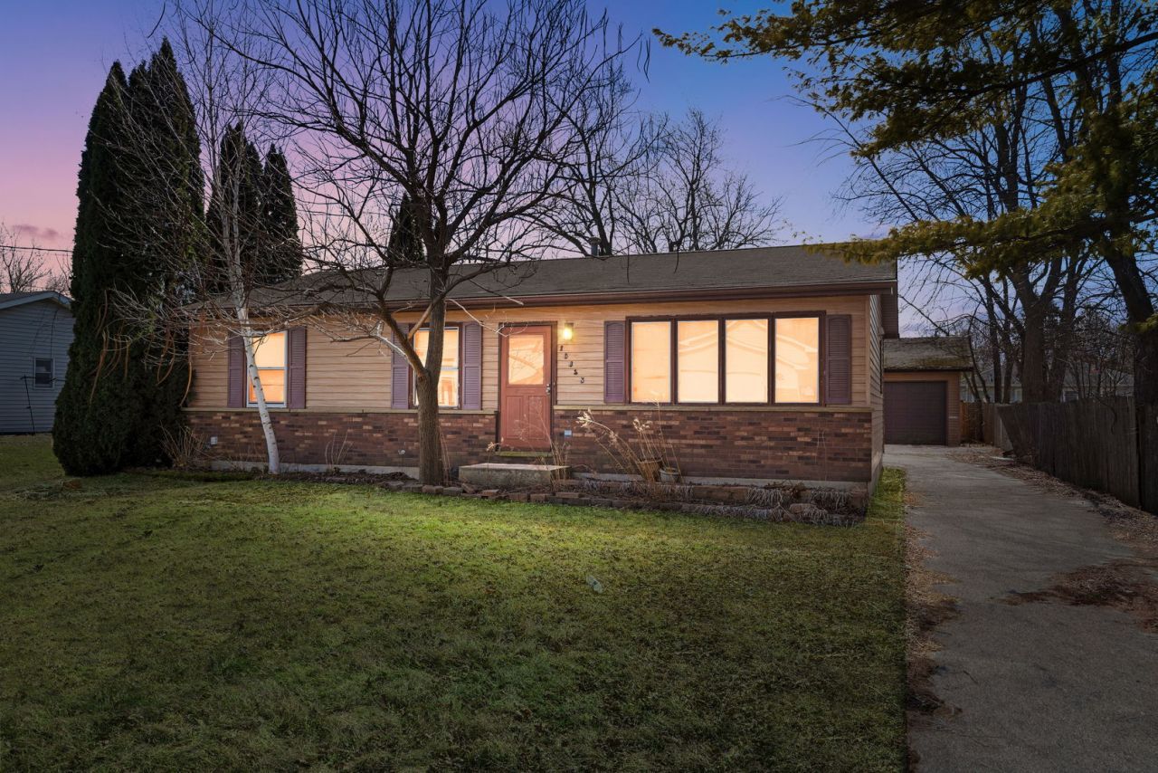 10435 W Chaplin Avenue, Beach Park, IL 60099 Main Photo