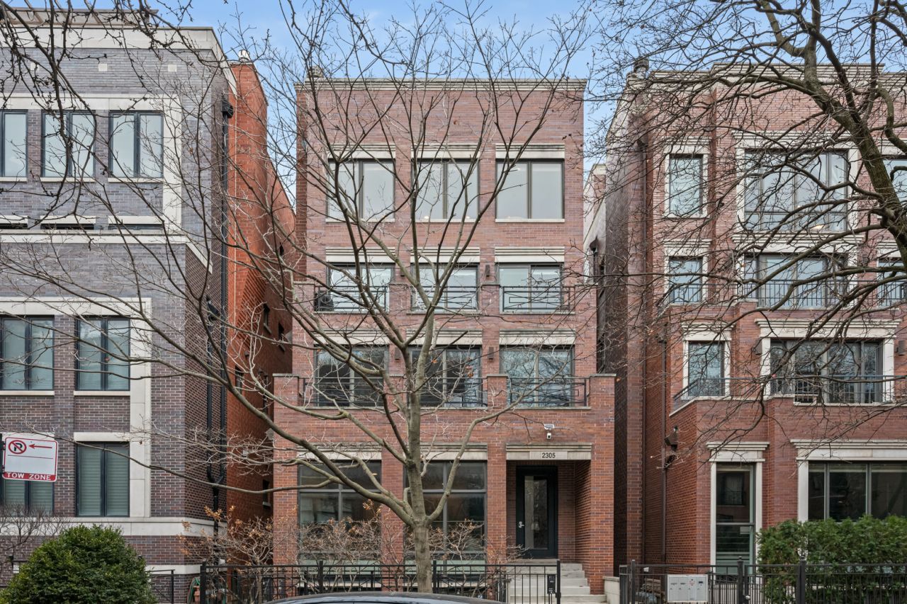 2305 W Wabansia Avenue, Unit 4, Chicago, IL 60647 Main Photo