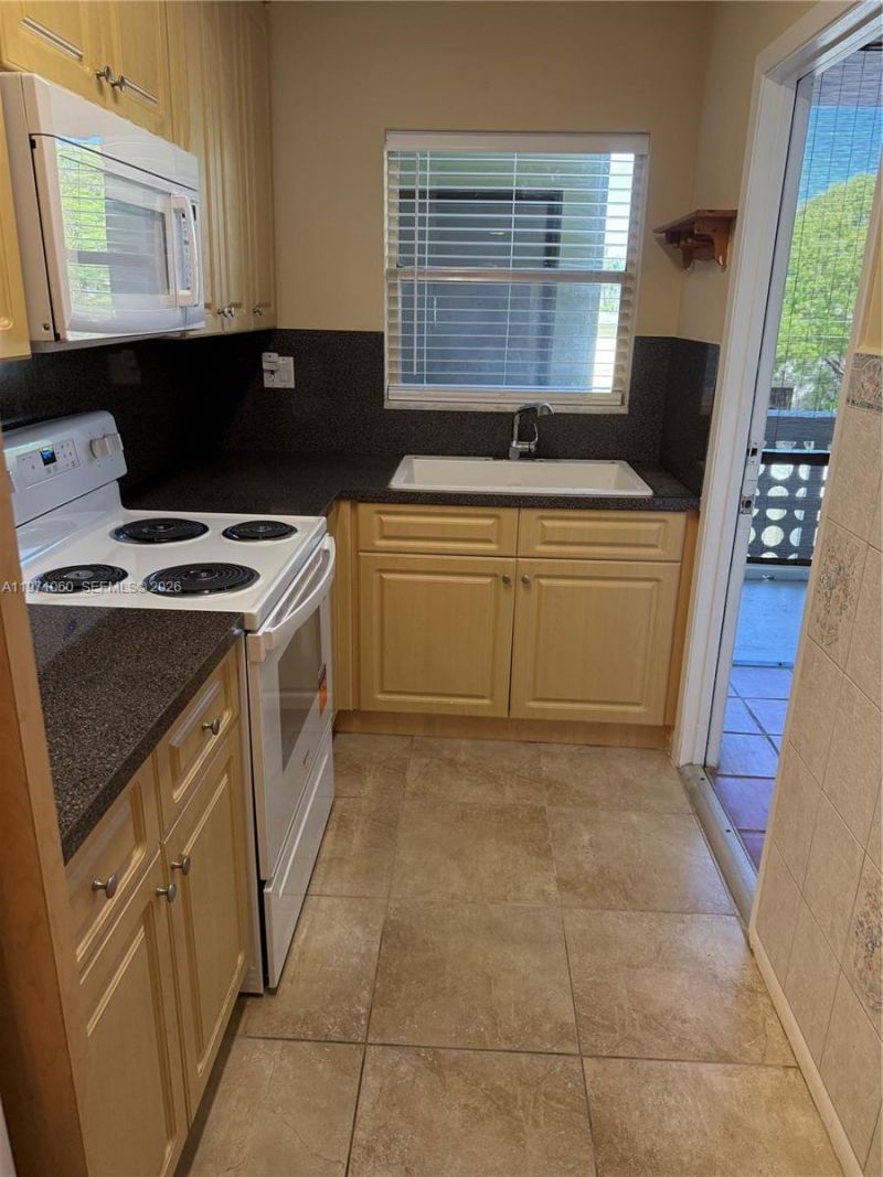 1425 Arthur St, Unit 315B, Hollywood, FL 33020 Photo