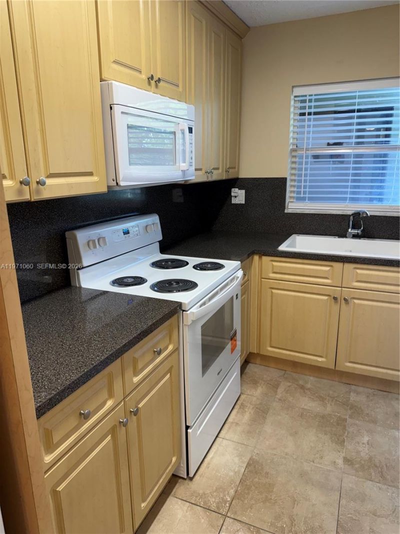 1425 Arthur St, Unit 315B, Hollywood, FL 33020 Photo