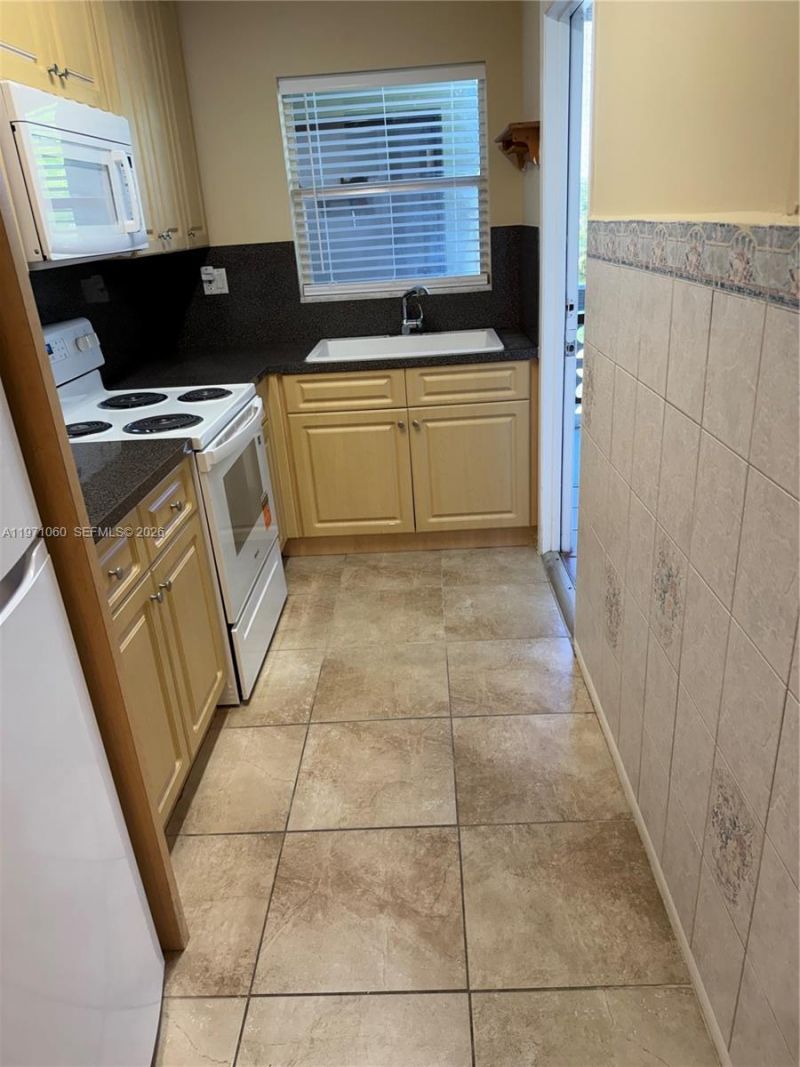 1425 Arthur St, Unit 315B, Hollywood, FL 33020 Photo