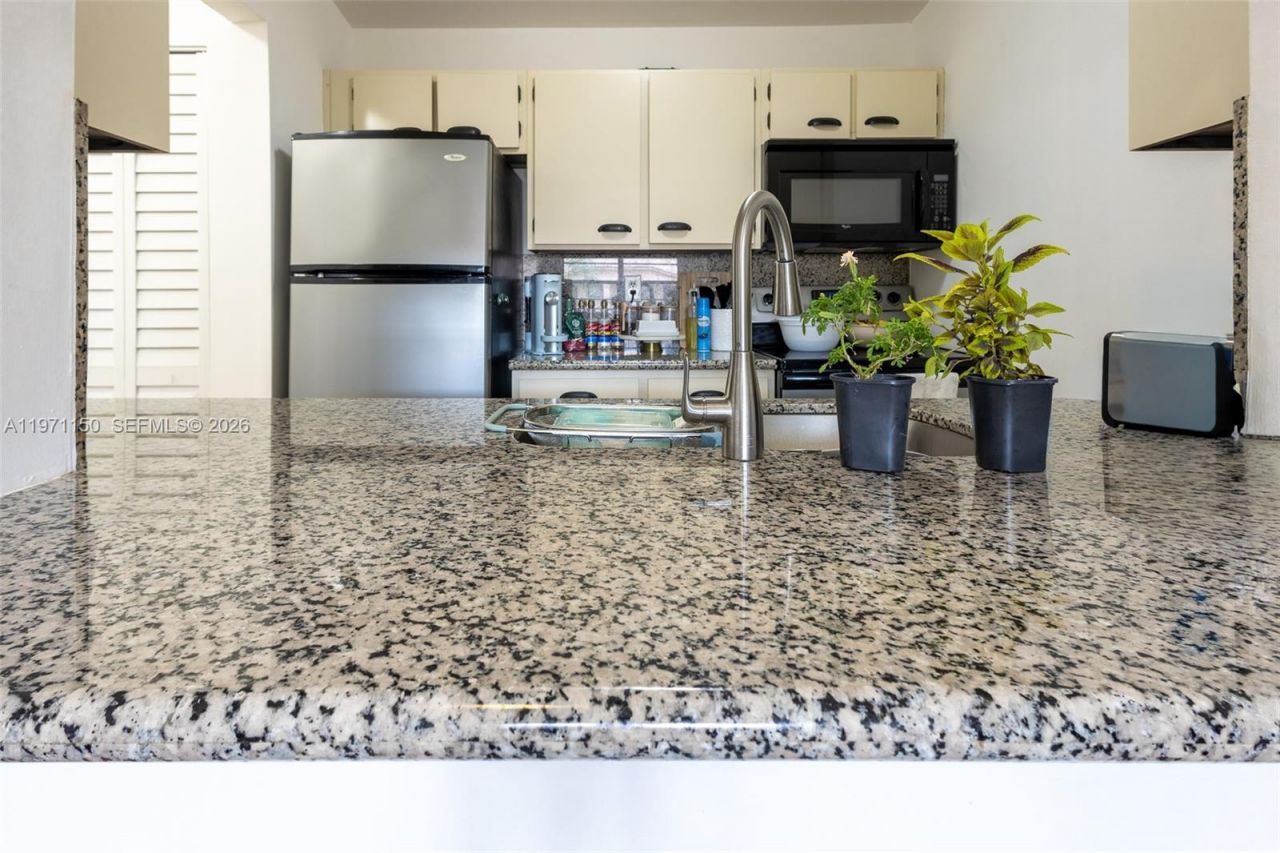 9430 Boca Cove Cir, Unit 210, Boca Raton, FL 33428 Photo