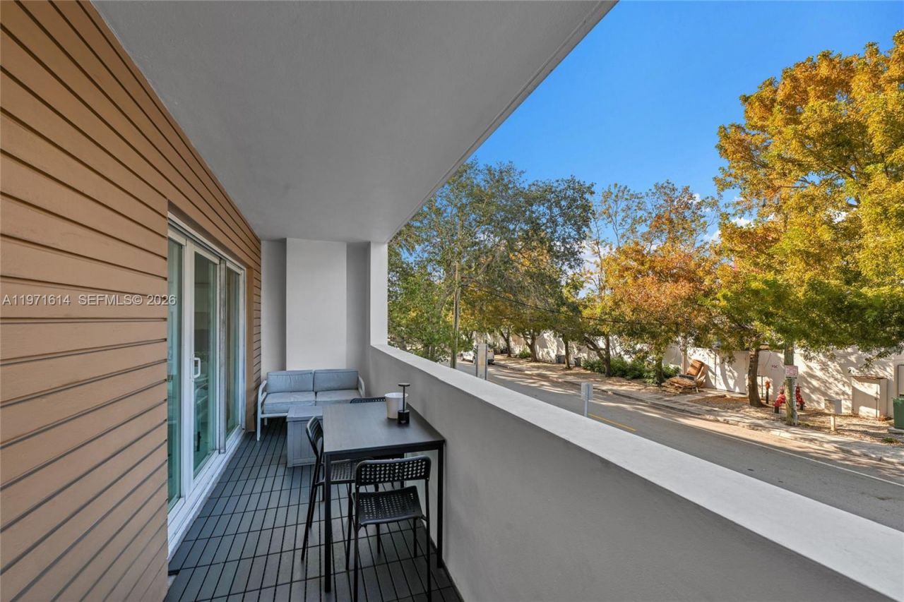 2740 SW 28th Ter, Unit 202, Miami, FL 33133 Photo