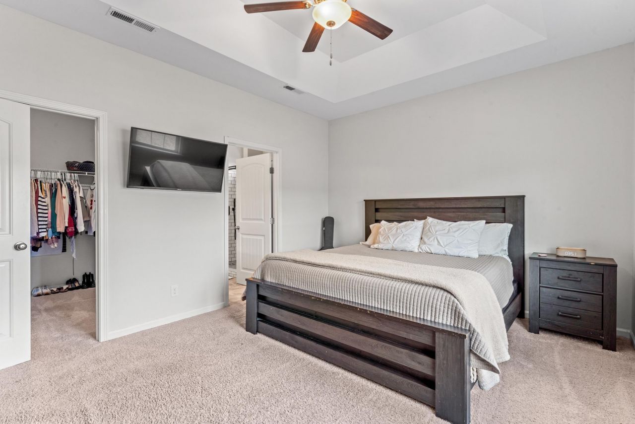 380 Rose Ave.  Photo 18