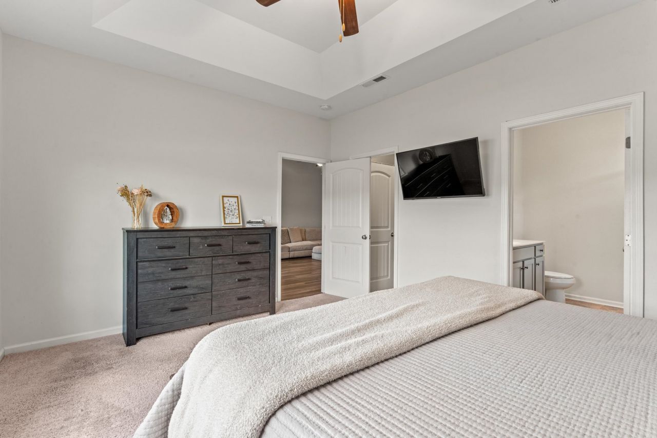 380 Rose Ave.  Photo 19