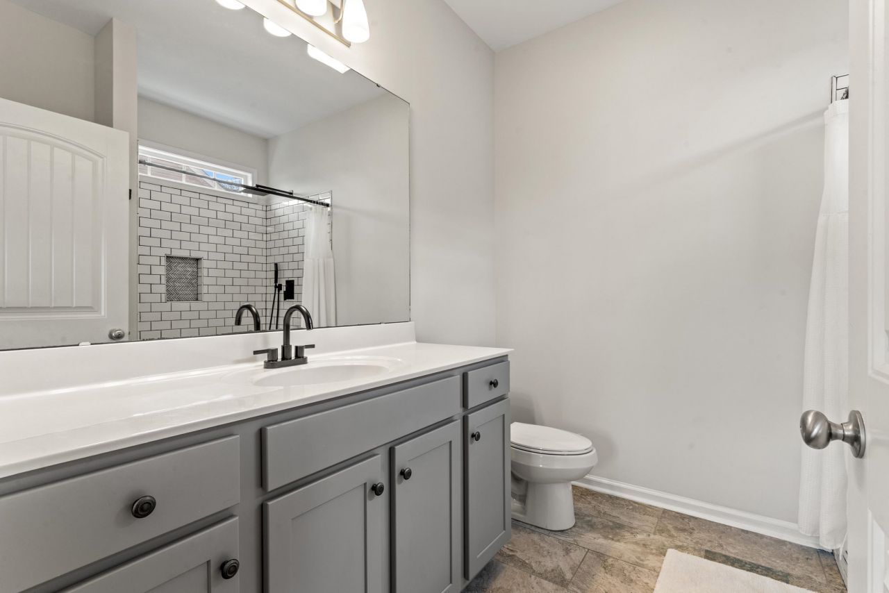 380 Rose Ave.  Photo 21