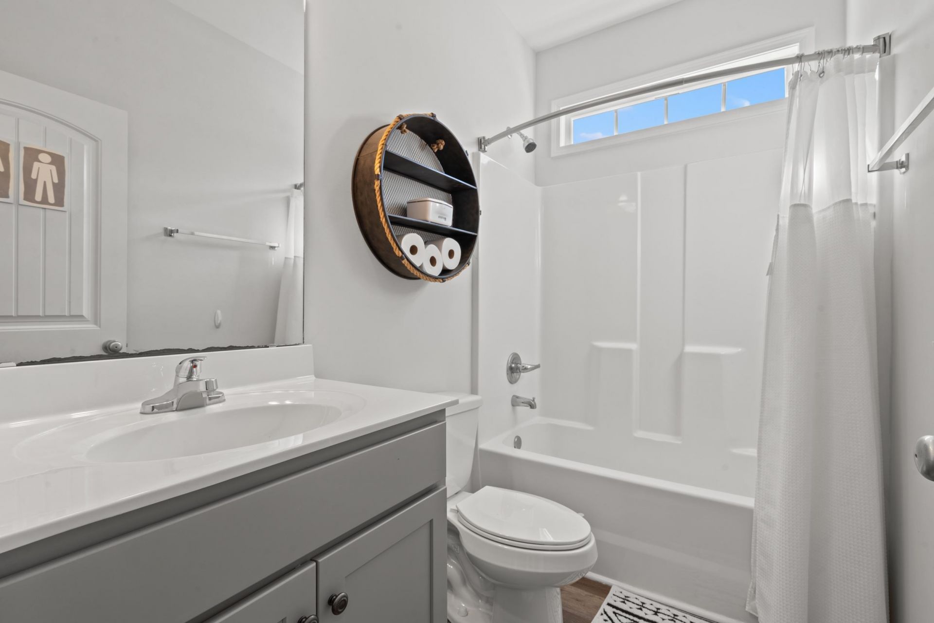 380 Rose Ave. Photo 22