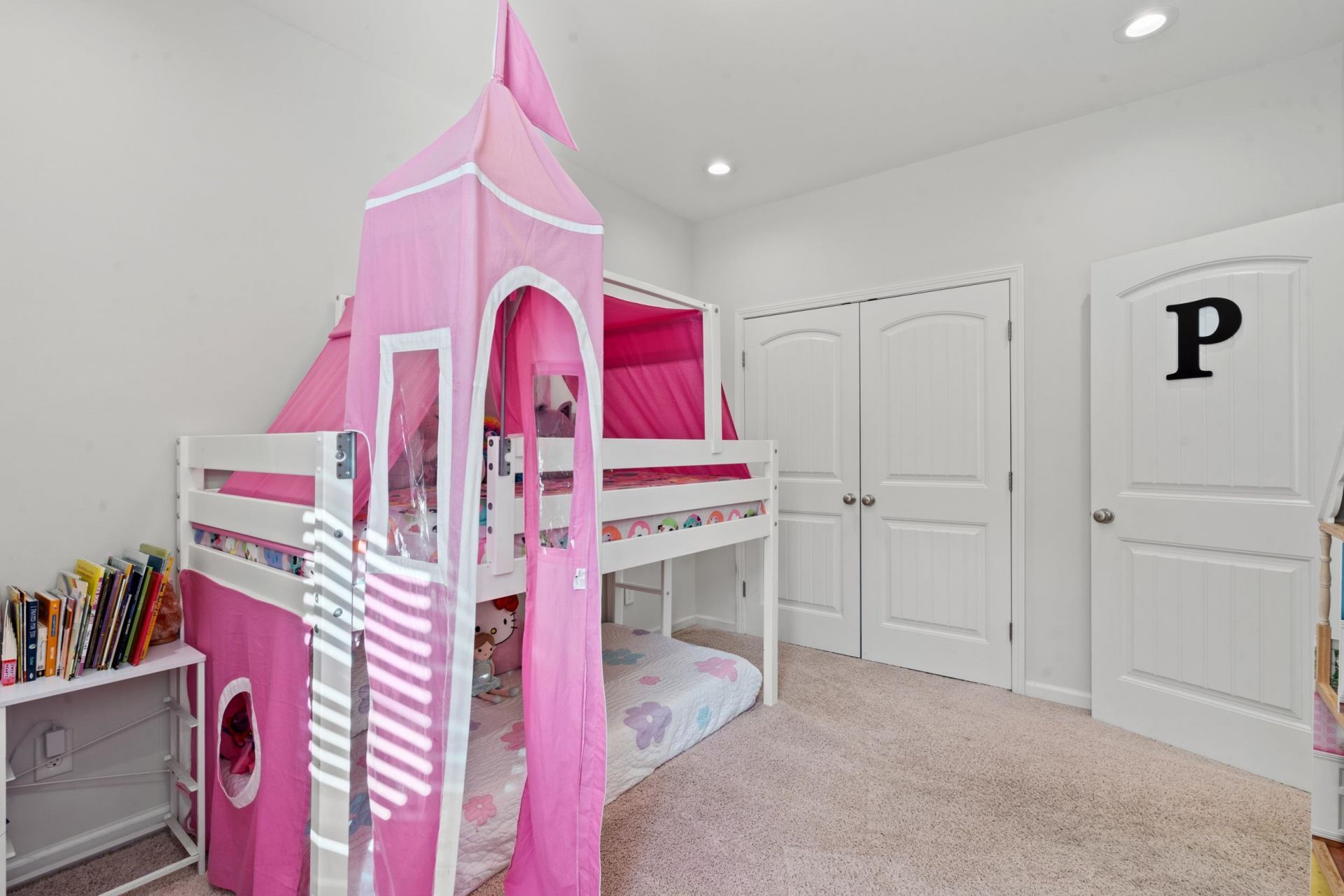 380 Rose Ave. Photo 24