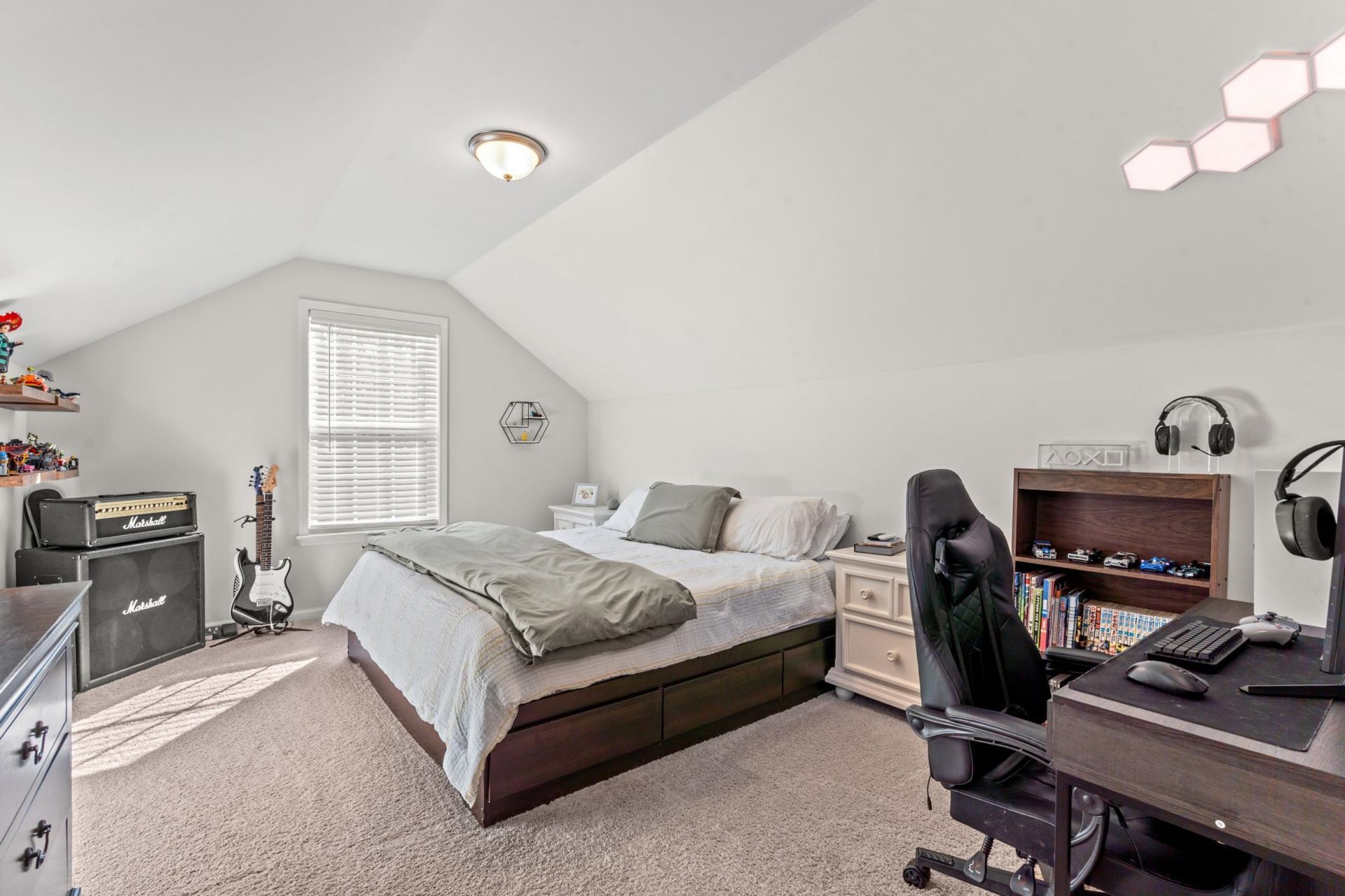 380 Rose Ave. Photo 25